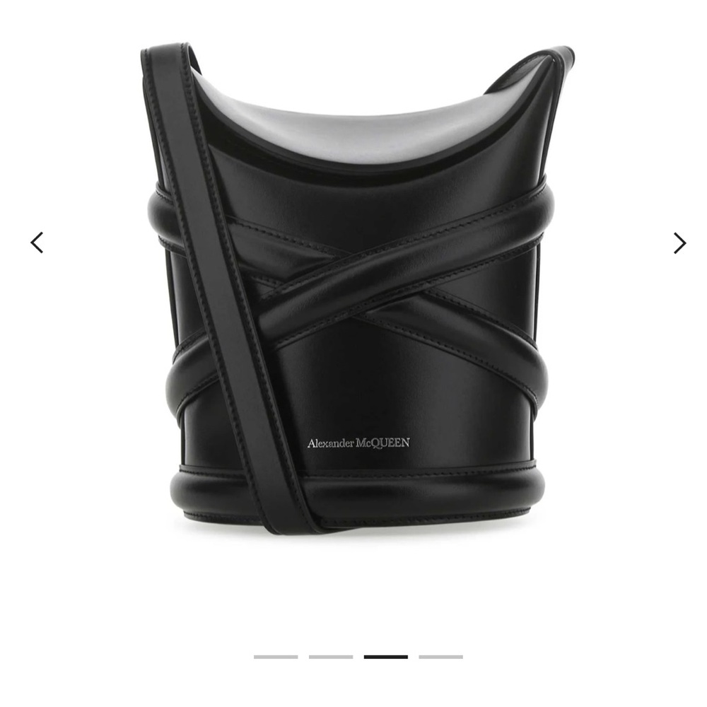 Alexander McQueen The Curve Bucket Bag in Black